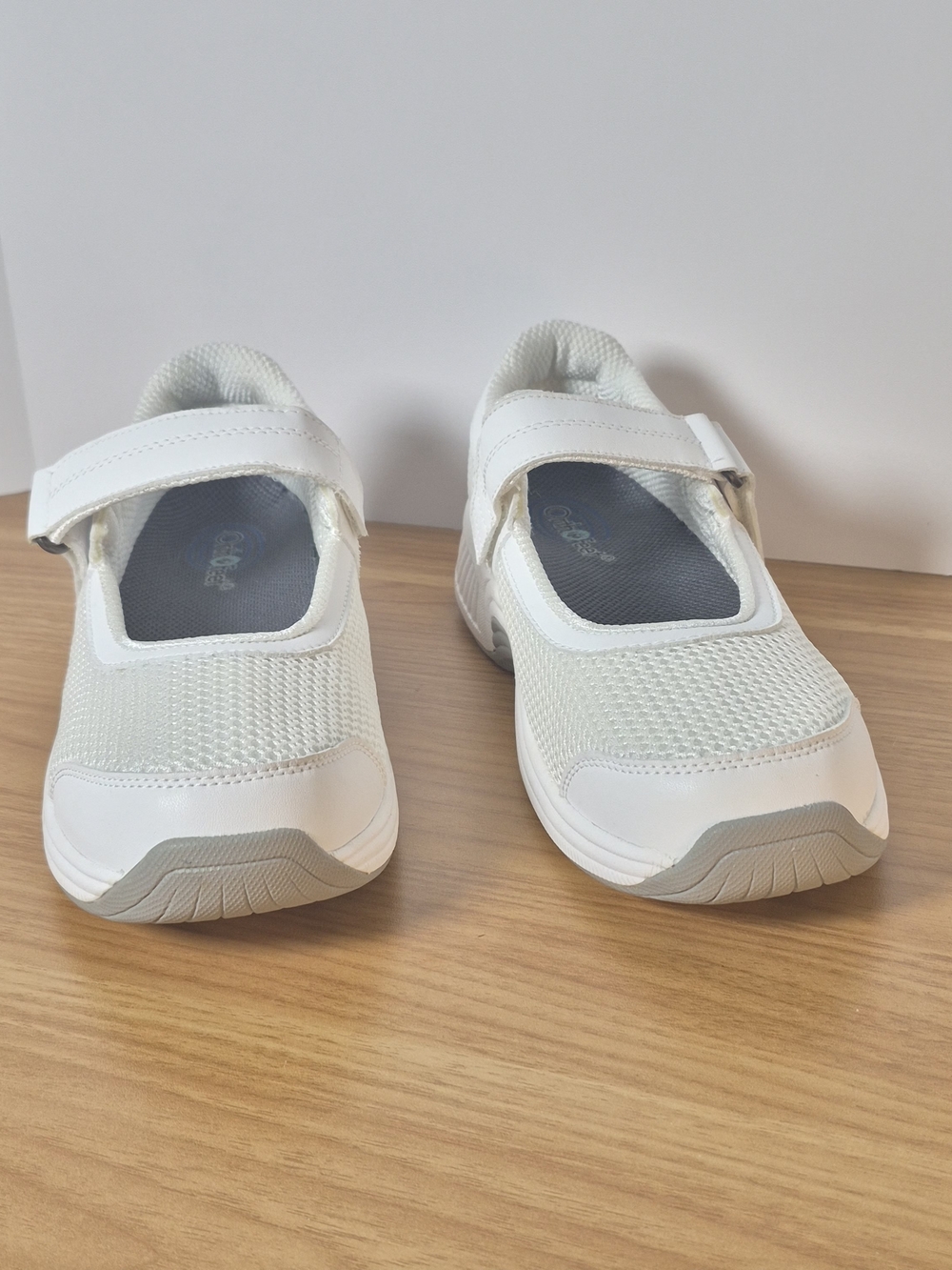 Orthofeet White 8.5 M Mary Jane Velcro Womens Shoes Excellent Condition